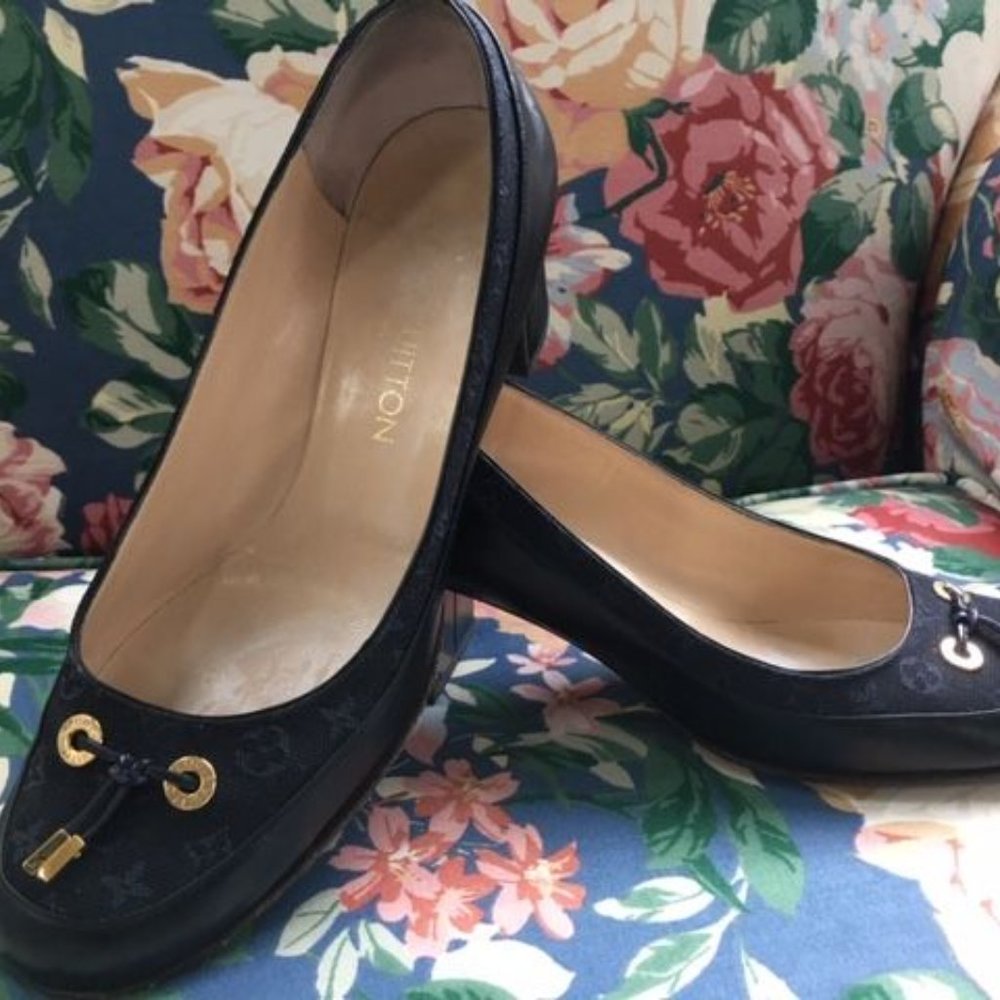 Vuitton pumps